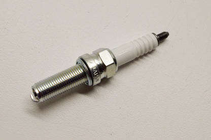 NGK LMAR8G, 95627 Standard Spark Plug NOS
