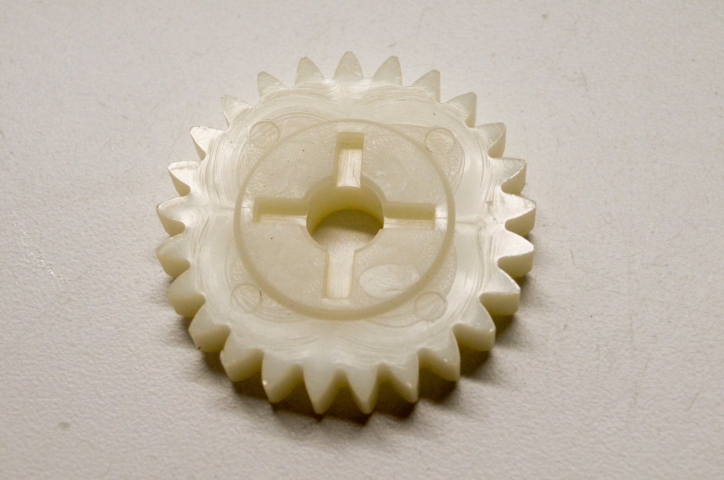 OEM Yamaha 1LR-12459-00-00 Impeller Shaft Gear NOS