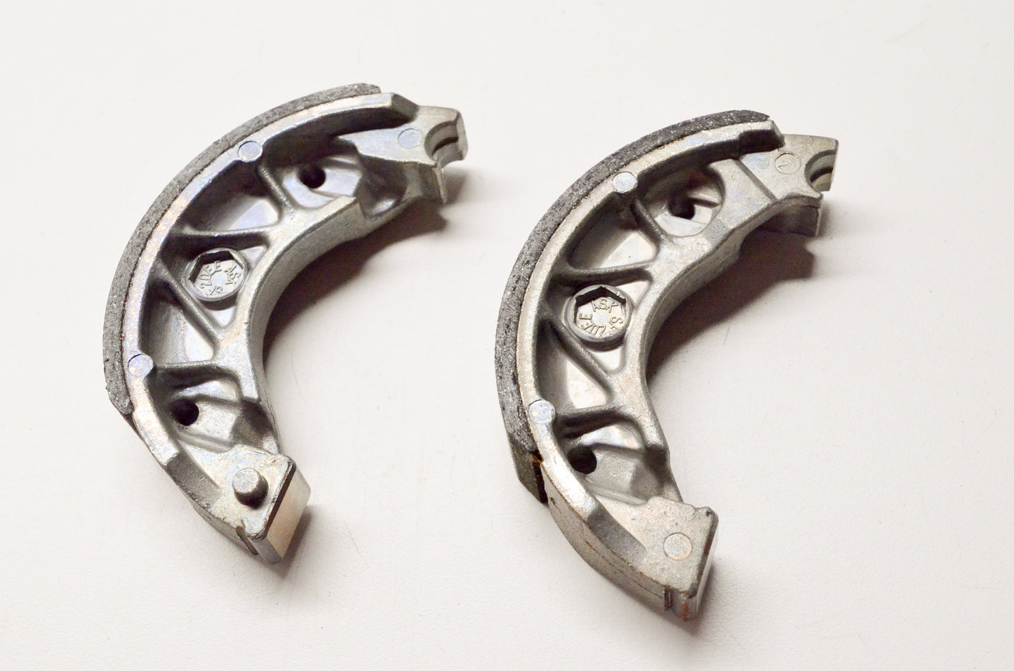 OEM Yamaha 5GD-W253G-11-00 Brake Shoe Kit NOS