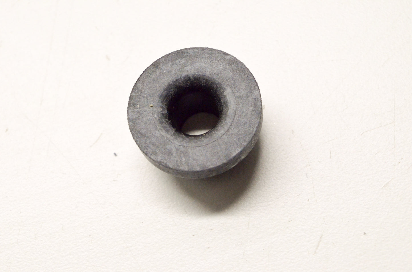 OEM Yamaha 90480-18171-00 Grommet