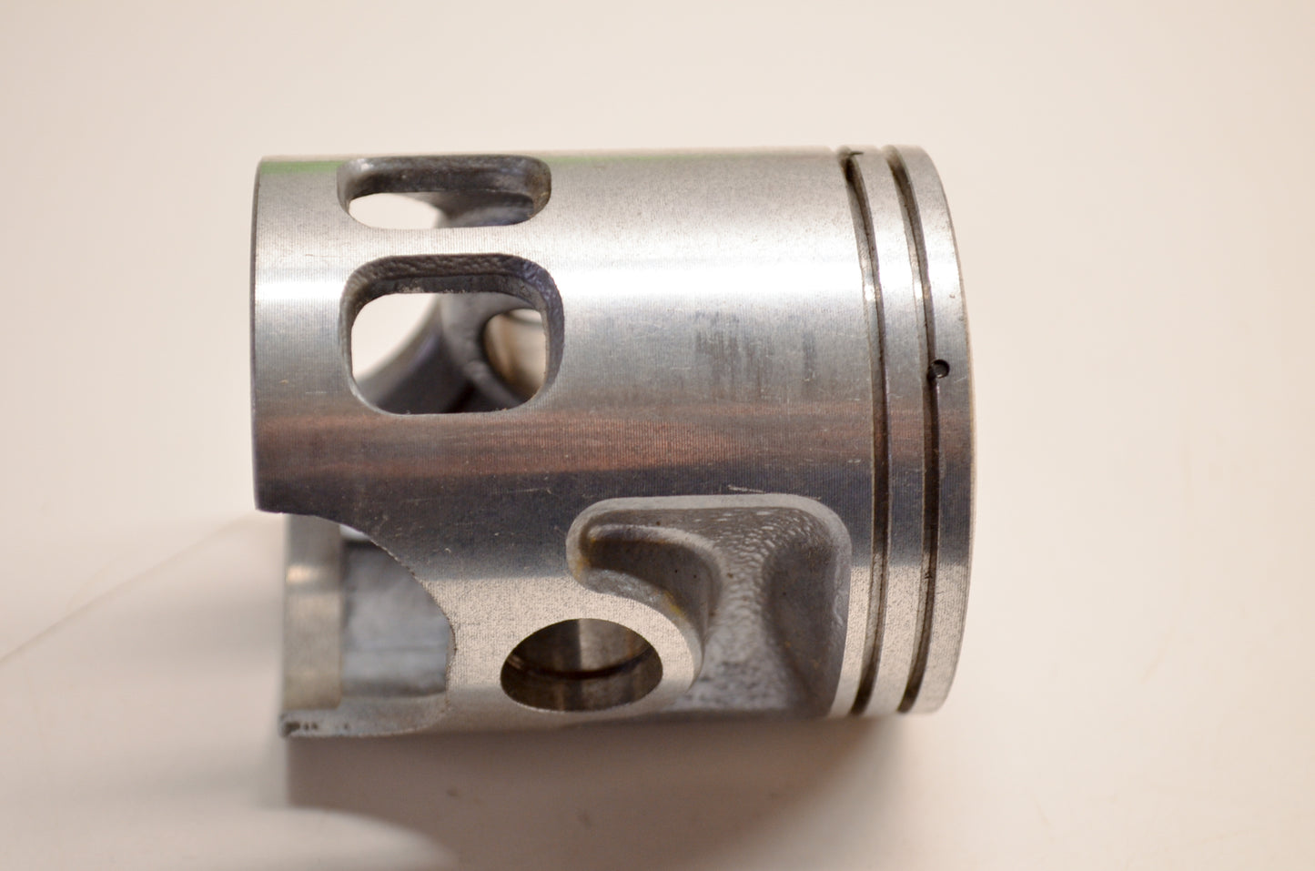 OEM Yamaha 558-11638-01-00 Piston 4 O/S 1.00 NOS
