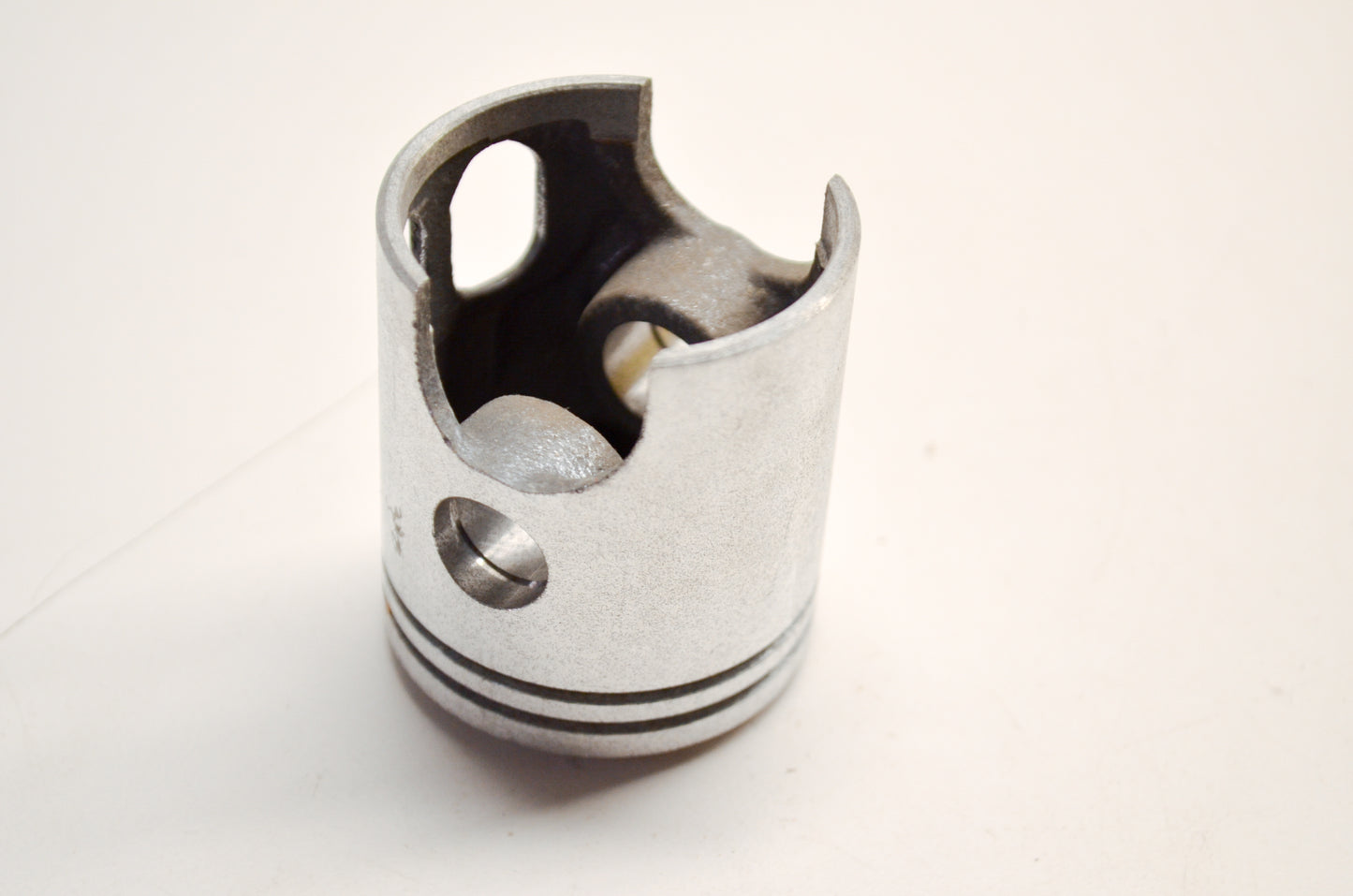 OEM Yamaha 388-11636-00-00 Piston 2 O/S 0.50 NOS