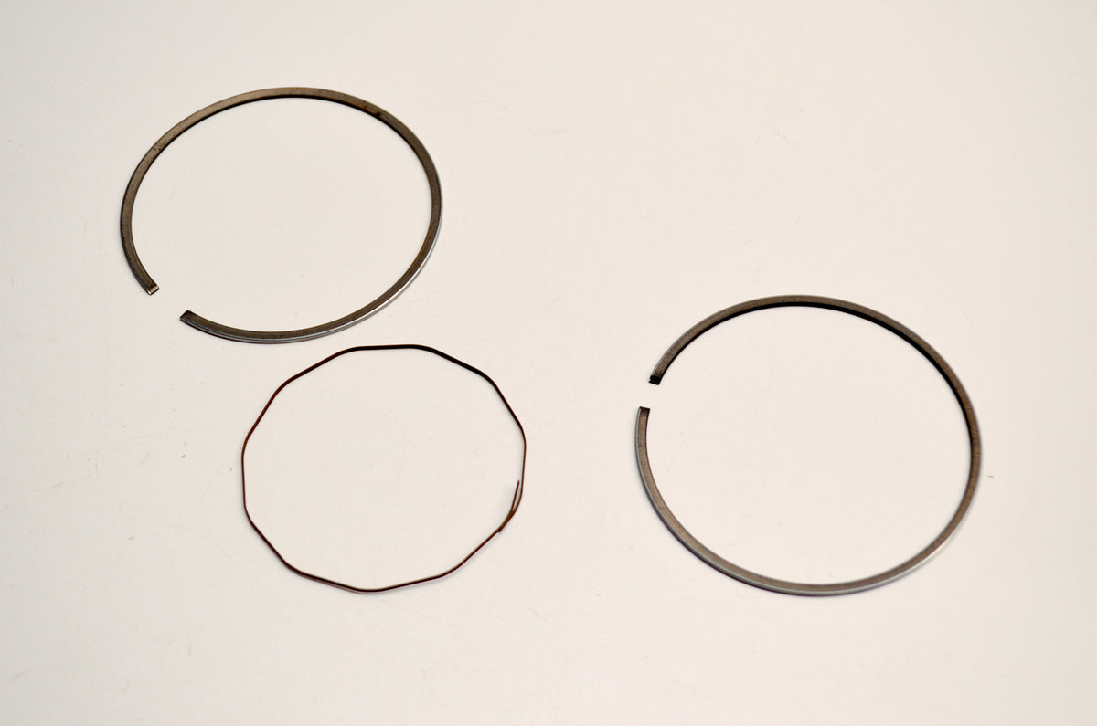 OEM Yamaha 2N5-11610-10-00 Piston Ring 1st Kit NOS