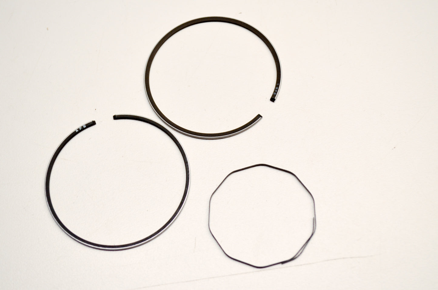 OEM Yamaha 558-11610-00-00 Piston Ring Set STD NOS