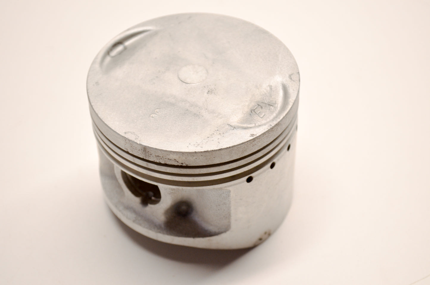 OEM Yamaha 42Y-11636-00-00 Piston 2 O/S 0.50 NOS