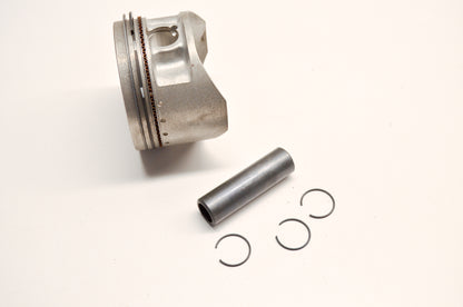 OEM Yamaha 1UY-11631-01-Y0 Piston STD NOS
