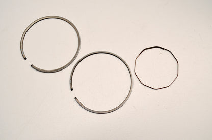 OEM Yamaha 558-11610-30-00 Piston Ring Kit 3 NOS
