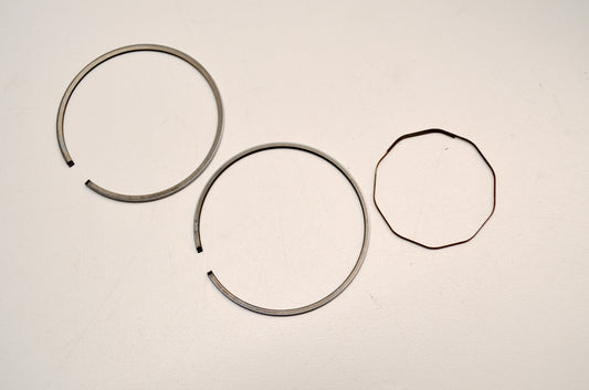 OEM Yamaha 558-11610-30-00 Piston Ring Kit 3 NOS
