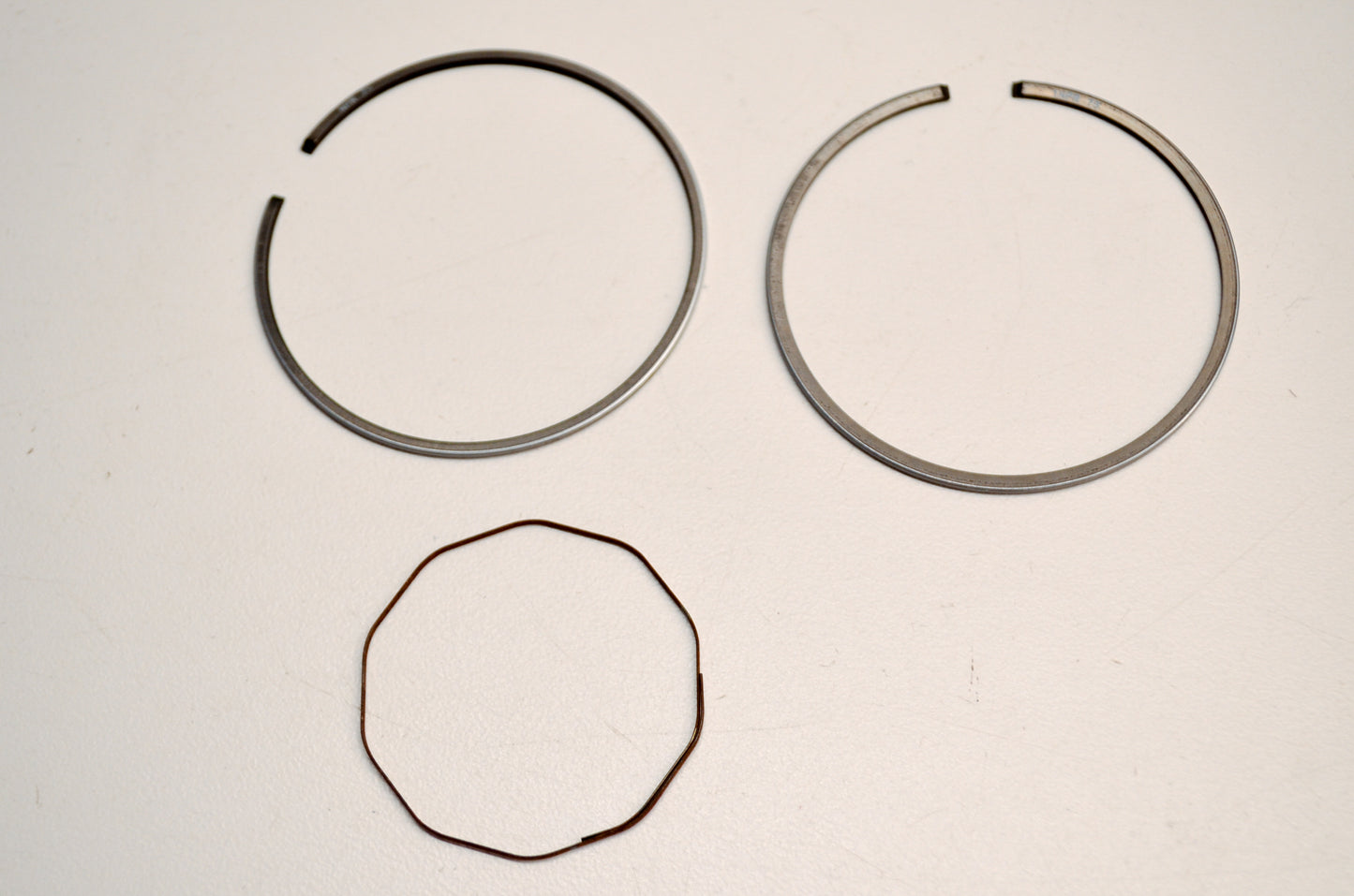 OEM Yamaha 558-11610-30-00 Piston Ring Kit 3 NOS