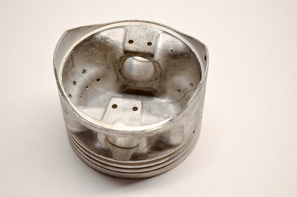 OEM Yamaha 1YW-11631-00-Y0 Piston STD NOS