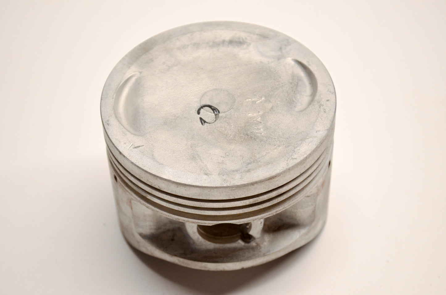OEM Yamaha 1YW-11631-00-Y0 Piston STD NOS
