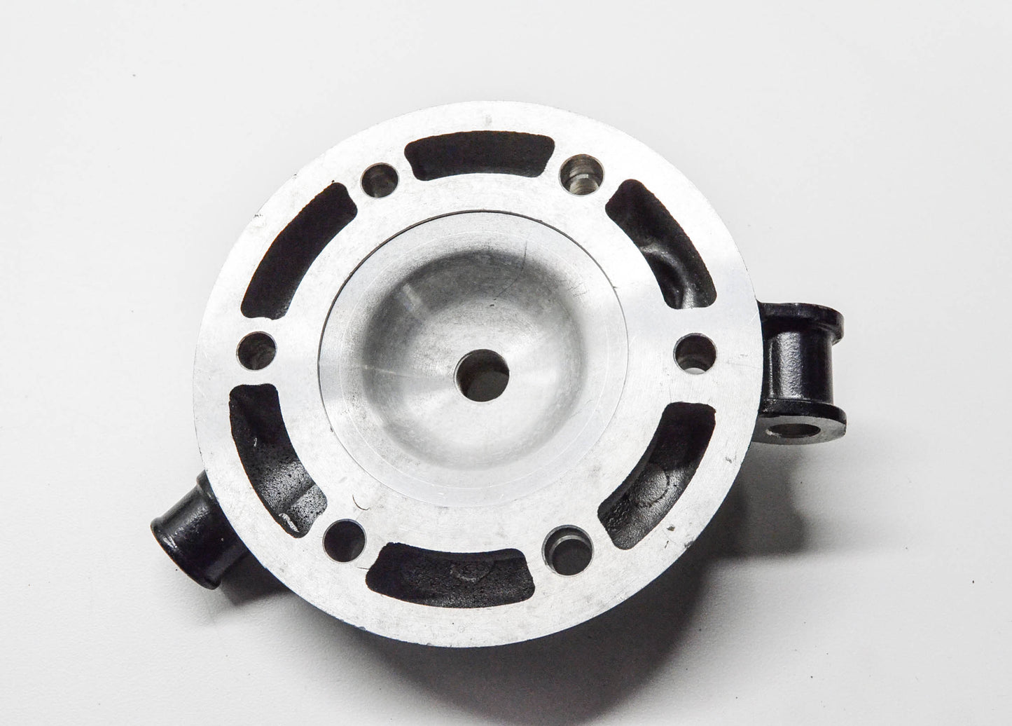 OEM Yamaha 1LU-11111-00-00 Cylinder Head 1 NOS