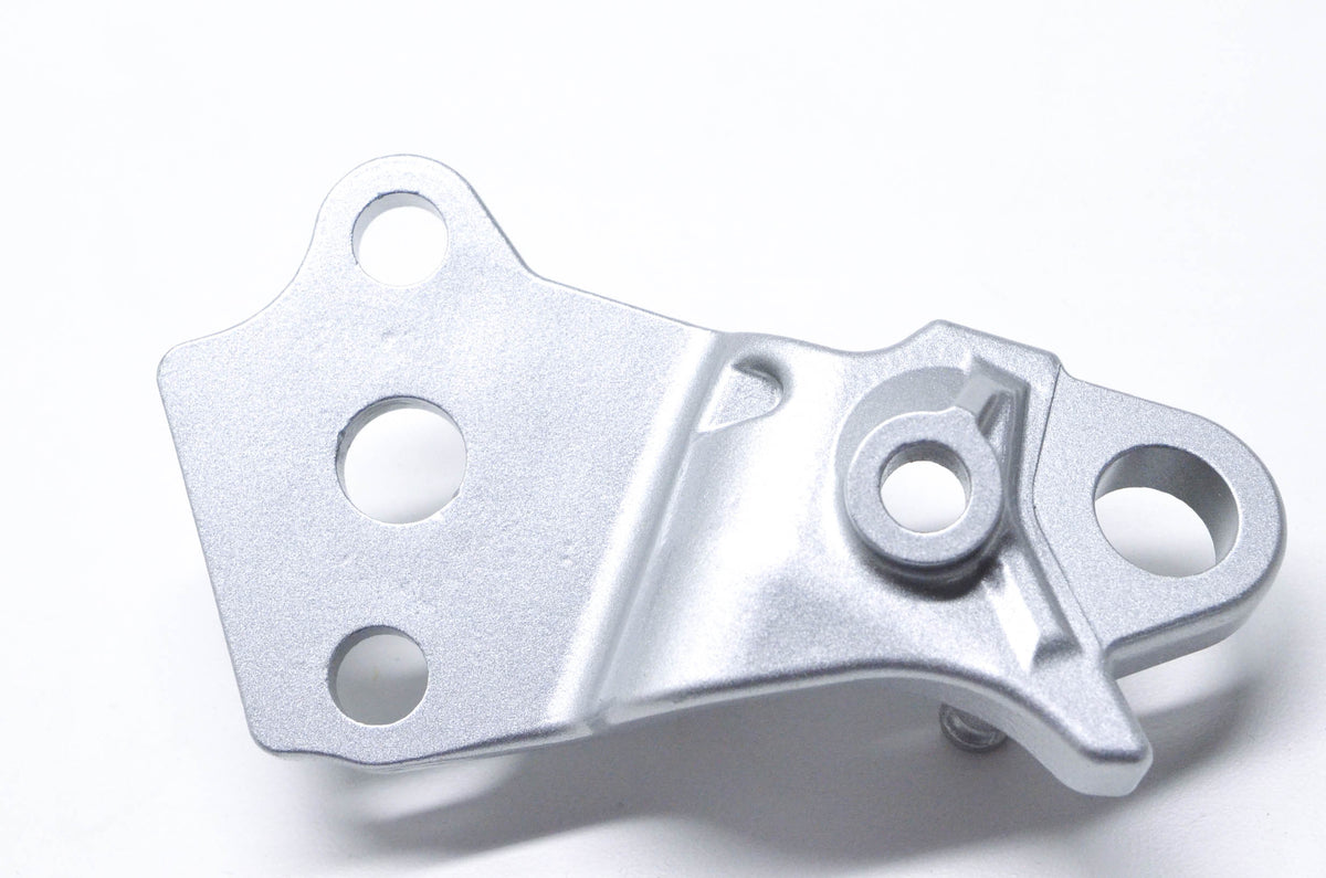 OEM Yamaha 5UM-21447-E0-00 Footrest Bracket NOS