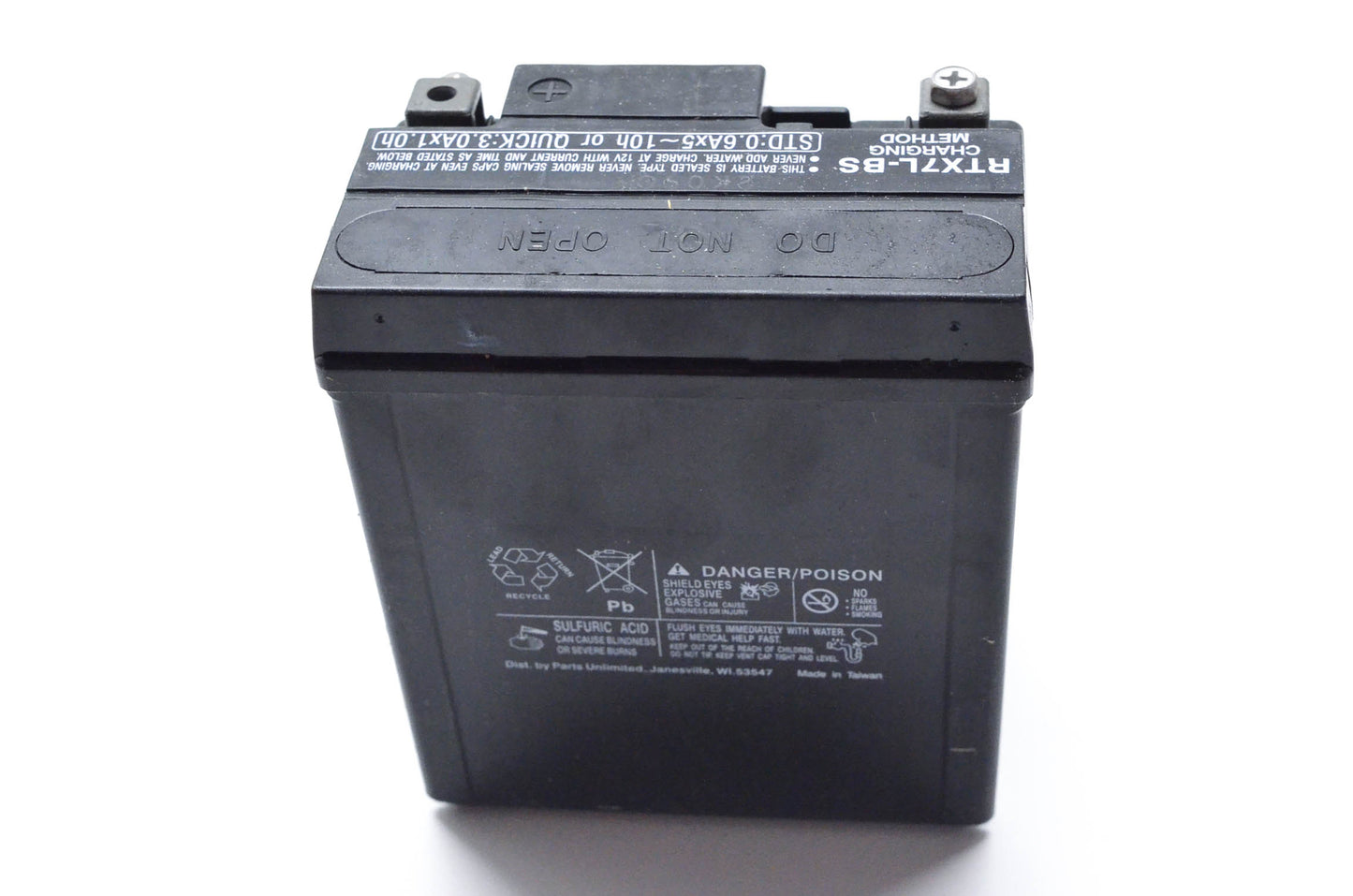 New Parts Unlimited Maintenance Free Battery NOS