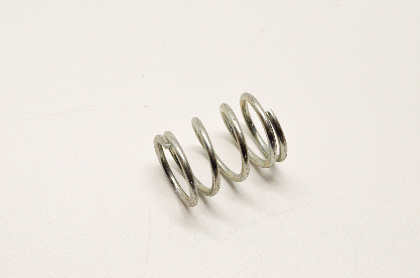OEM Yamaha 90501-18205-00 Compression Spring NOS