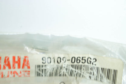 New OEM Yamaha 90109-065G2-00 Bolt NOS