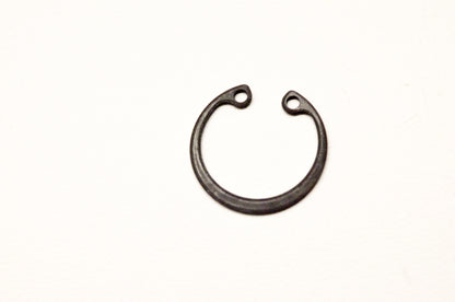 OEM Yamaha 99009-22500-00 Circlip NOS