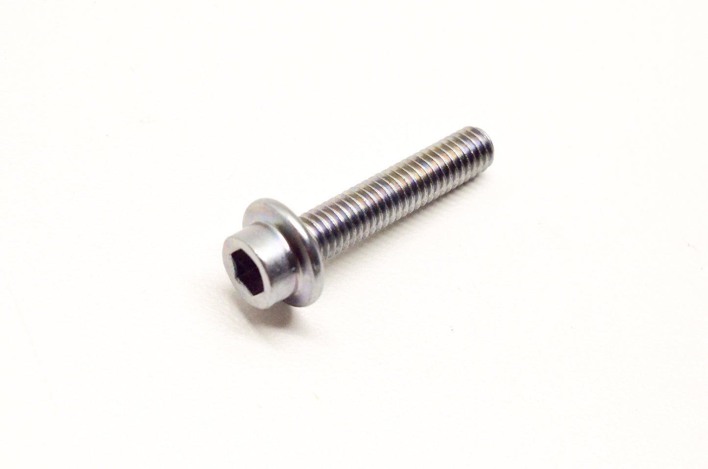 New OEM Yamaha 90109-06031-00 Bolt NOS