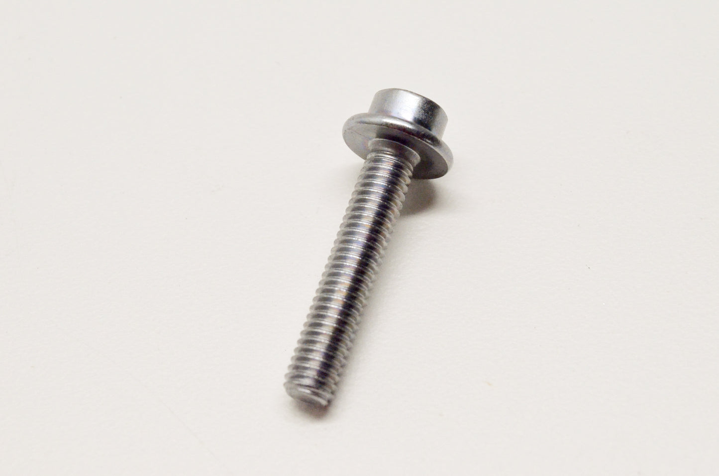 New OEM Yamaha 90109-06031-00 Bolt NOS