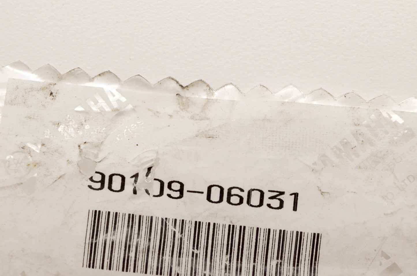 New OEM Yamaha 90109-06031-00 Bolt NOS