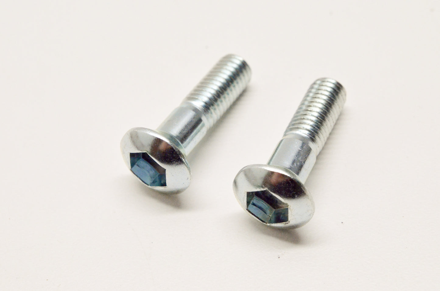 OEM Yamaha 90109-08078-00 Bolt Qty 2 NOS