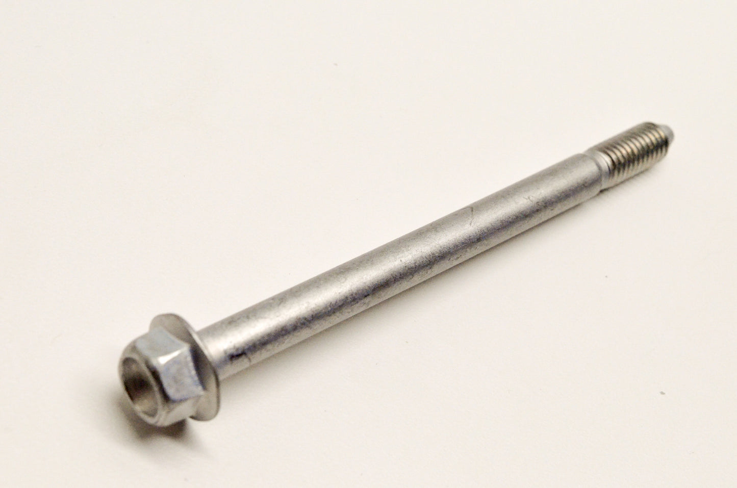 New OEM Yamaha 90105-08132-00 Flange Bolt NOS