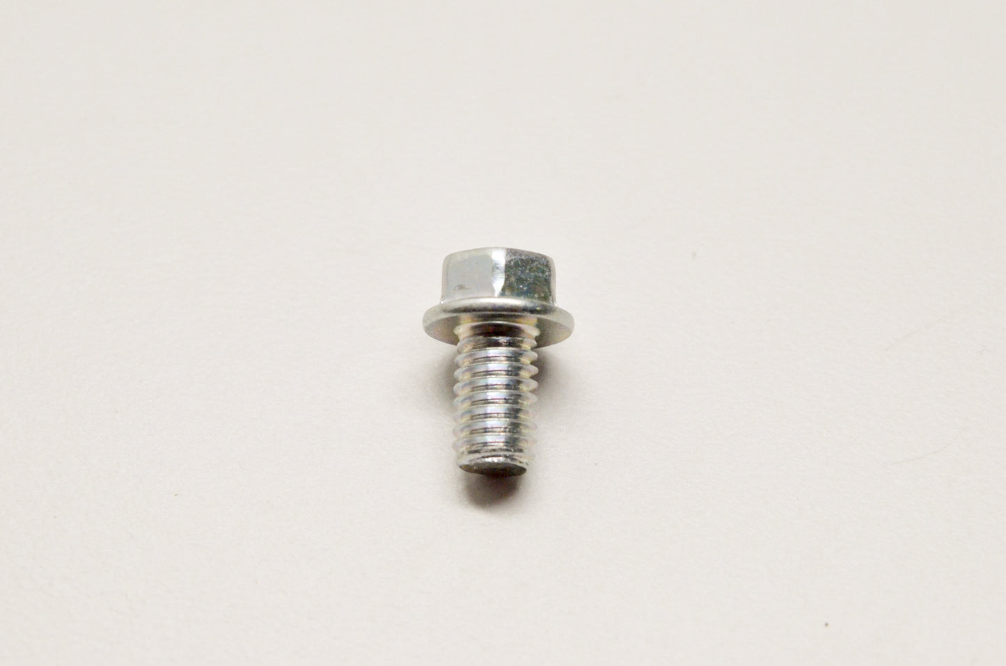 OEM Yamaha 95022-06010-00 Flange Bolt NOS