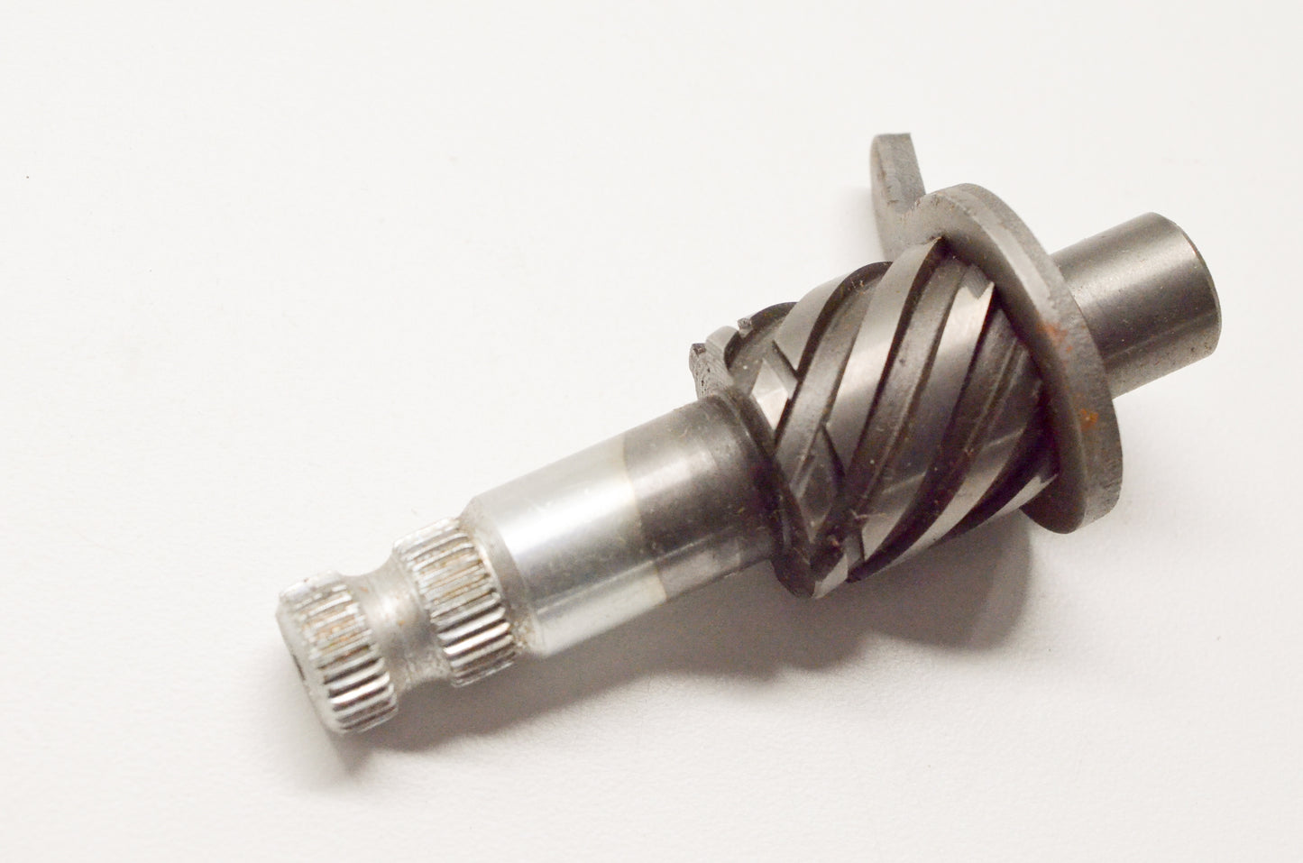 New OEM Yamaha 2X6-15660-00-00 Kick Axle Assembly NOS
