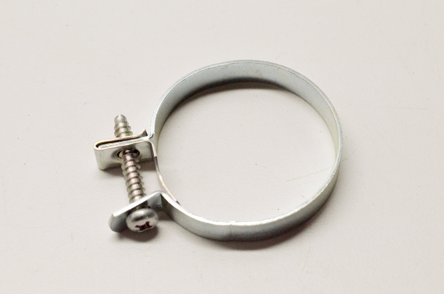 New OEM Yamaha 90460-37130-00 OEM Yamaha 90460-37130-00 Hose Clamp NOS NOS