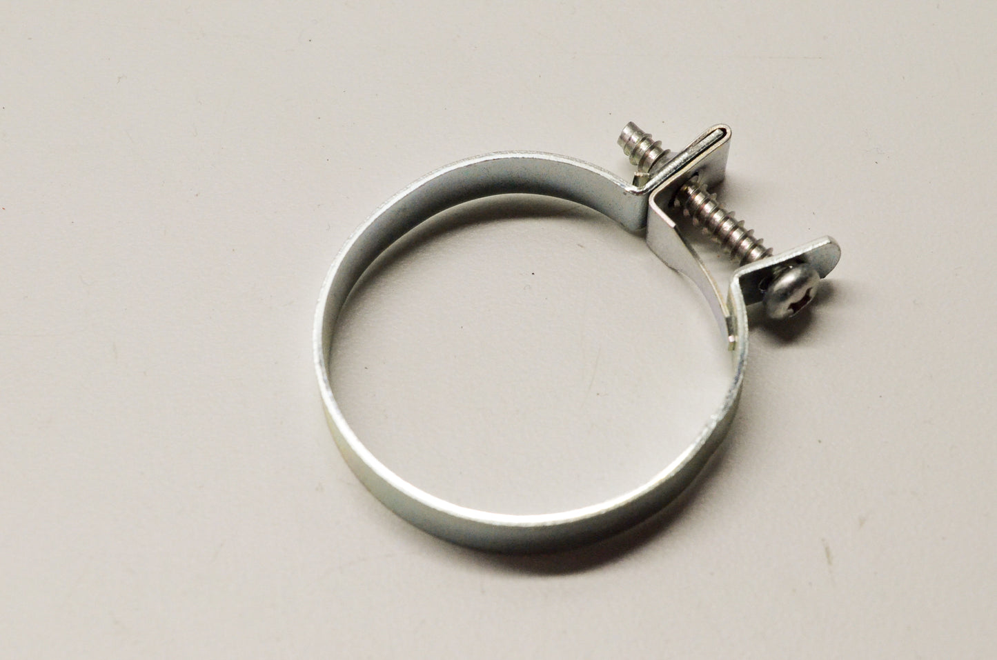 New OEM Yamaha 90460-37130-00 OEM Yamaha 90460-37130-00 Hose Clamp NOS NOS