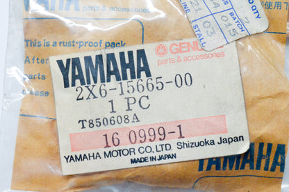 New OEM Yamaha 2X6-15665-00-00 Kick Spring NOS