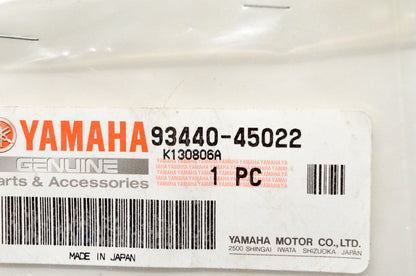 New OEM Yamaha 93440-45022-00 Outer Circlip NOS