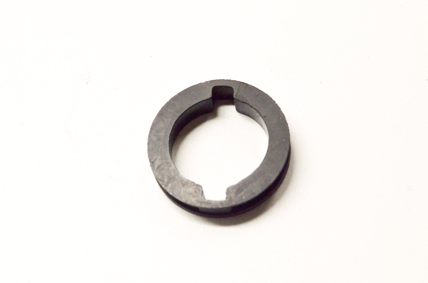 New OEM Yamaha 90480-24186-00 Grommet NOS