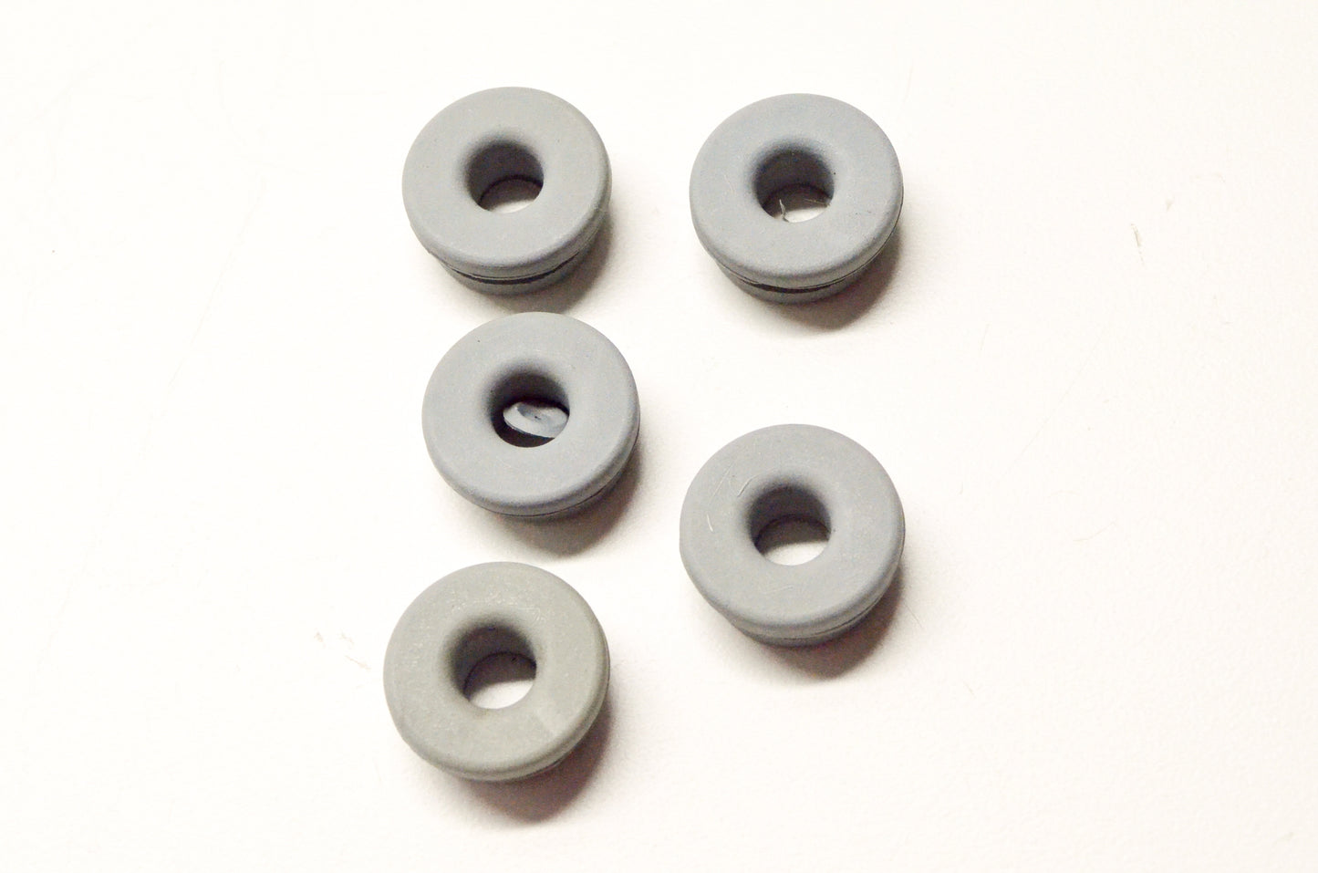 OEM Yamaha 90480-13369-00 Grommet Qty 5 NOS