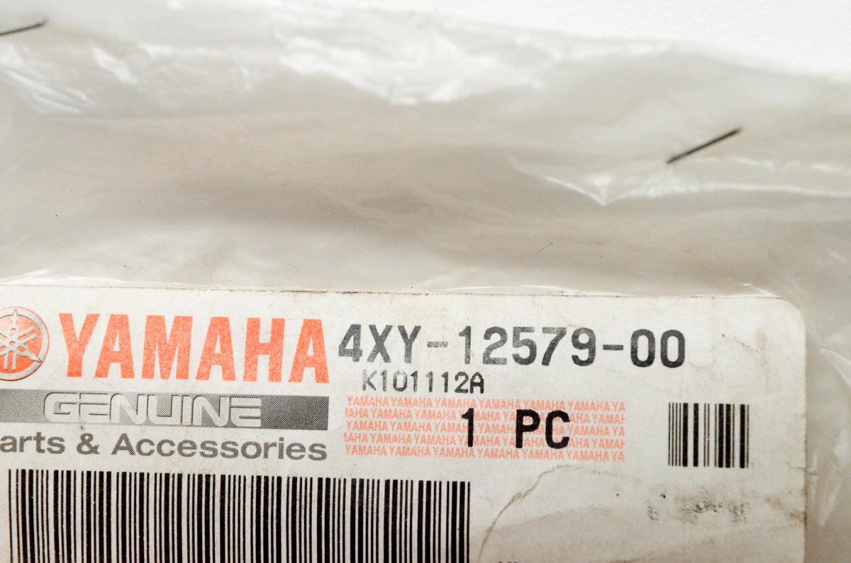 New OEM Yamaha 4XY-12579-00-00 OEM Yamaha 4XY-12579-00-00 Hose 4 NOS NOS