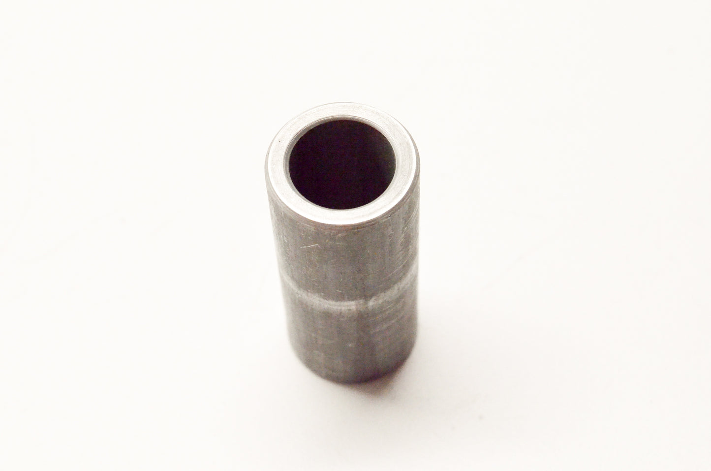 OEM Yamaha 90560-15136-00 Spacer NOS