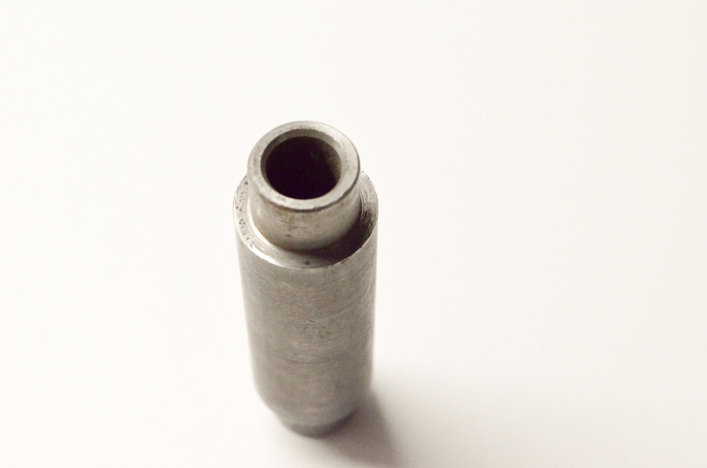 New OEM Yamaha 102-25117-00-00 Bearing Spacer NOS