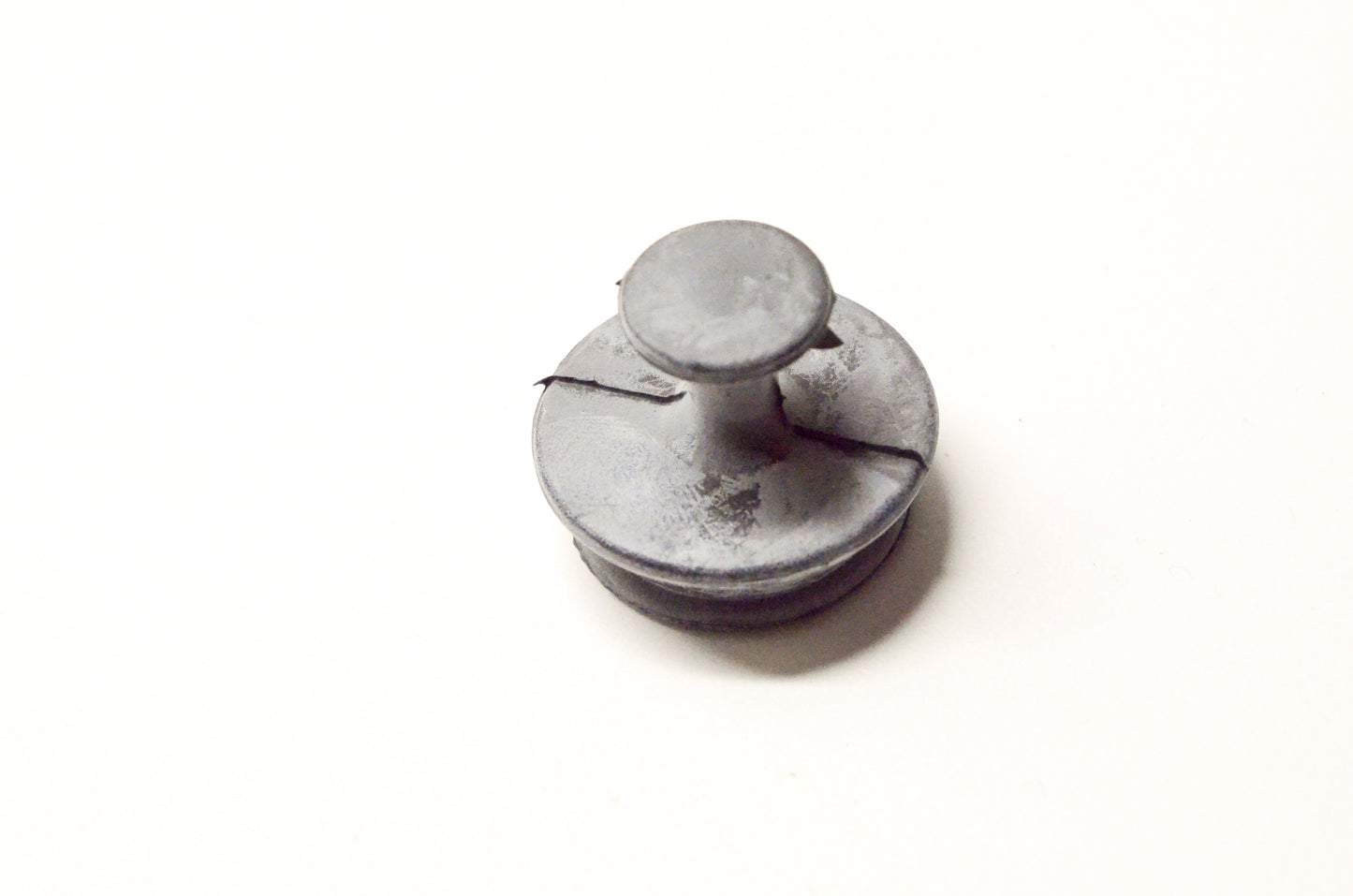 OEM Yamaha 2HR-25188-00-00 Cap NOS