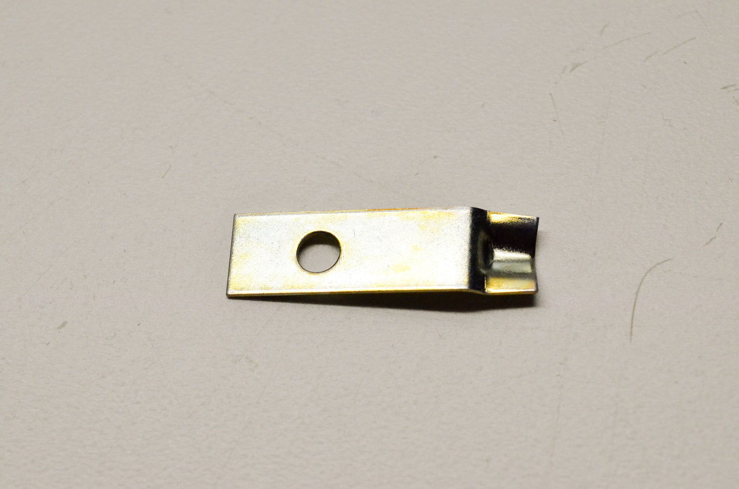 OEM Yamaha 2HR-25952-00-00 Spring Lock NOS