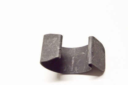 New OEM Yamaha JN6-E4424-00-00 Cap Fitting Clip NOS