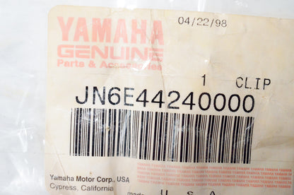 New OEM Yamaha JN6-E4424-00-00 Cap Fitting Clip NOS
