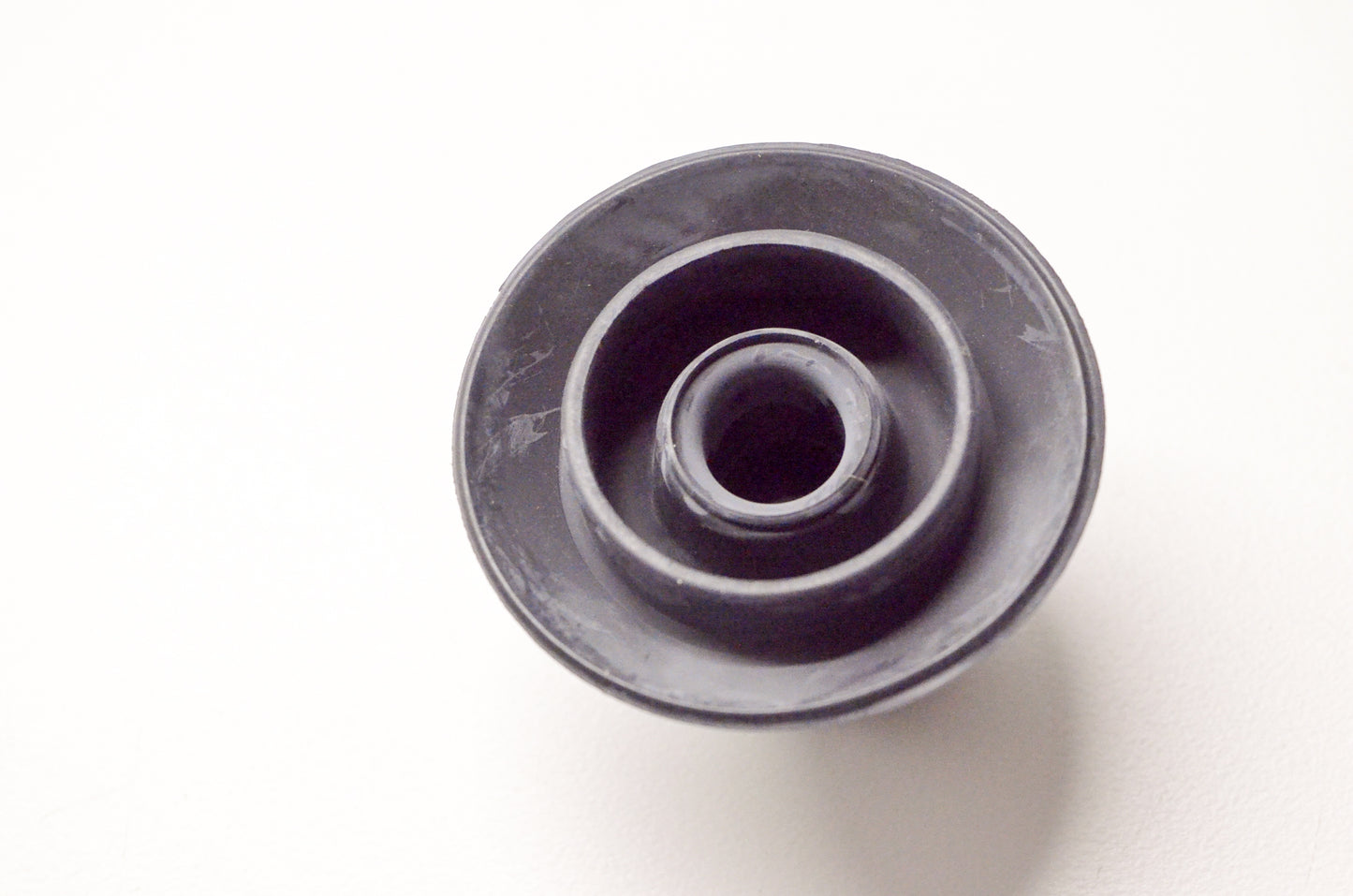 New OEM Yamaha 3KJ-82372-00-00 Plug Cap Seal NOS