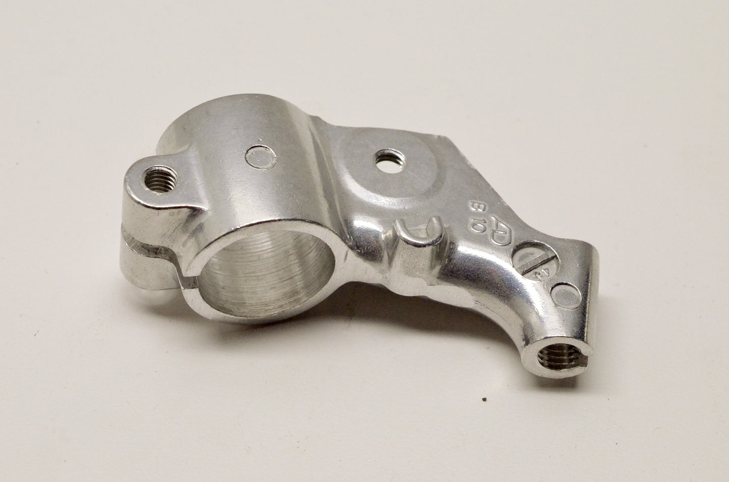 OEM Yamaha 233-82921-31-00 Lever Holder 2