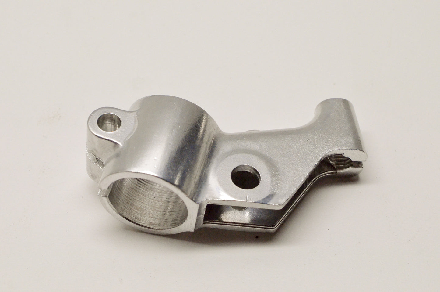 OEM Yamaha 233-82921-31-00 Lever Holder 2
