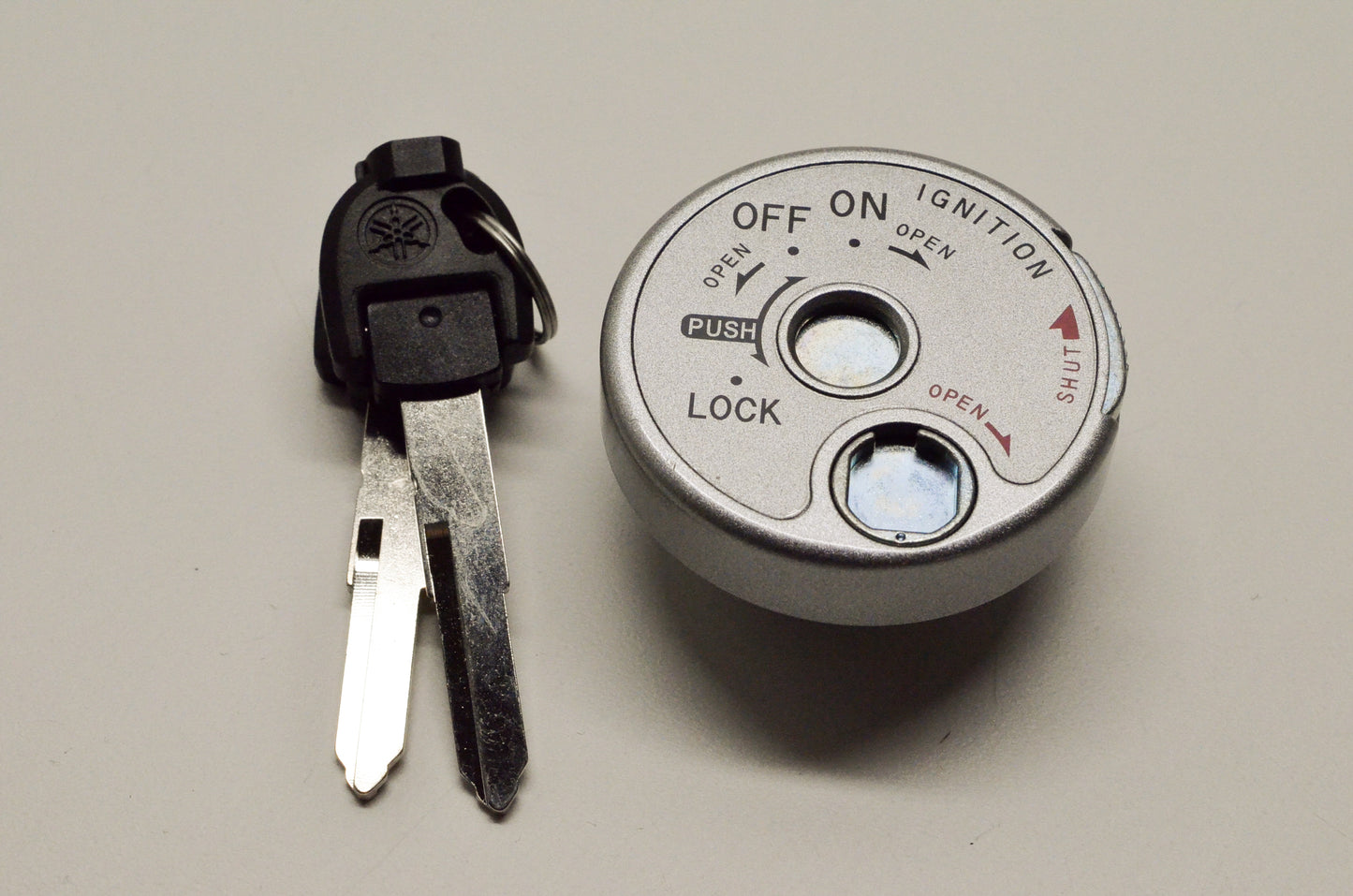 New OEM Yamaha 5S9-WH250-10-C0 Shutter & Blank Key NOS