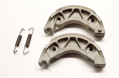 New OEM Yamaha 5YR-XF533-00-00 Brake Shoe Set NOS