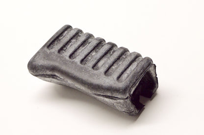 New OEM Yamaha 5G3-27444-01-00 OEM Yamaha 5G3-27444-01-00 Rear Footrest Cover NOS NOS