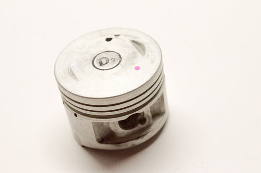 New OEM Yamaha 3S0-E1631-00-A0 Piston STD 3P91 NOS