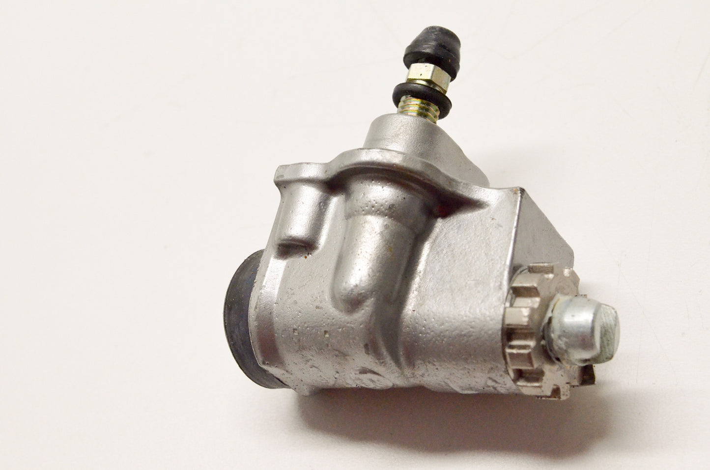 OEM Yamaha 3HN-25960-00-00 Left Wheel Cylinder 1 NOS