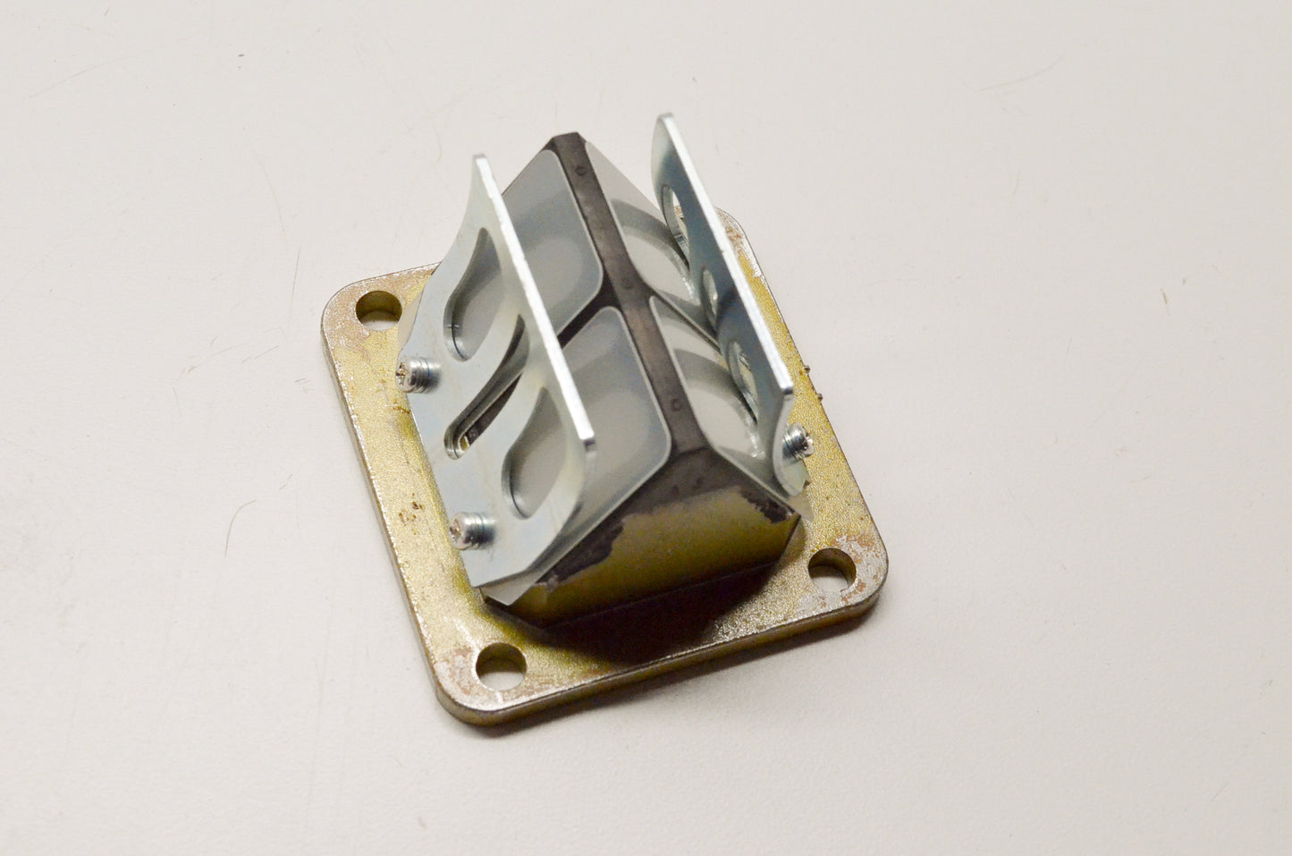 OEM Yamaha 2GU-13610-01-00 Valve Reed Assembly NOS